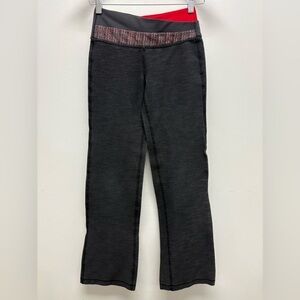 4 for $25 💛 Lululemon Athletica Black and Red Patterned Leggings